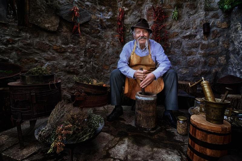 НПУ-Диплома-Димитар-Чунговски-Битола-толчник